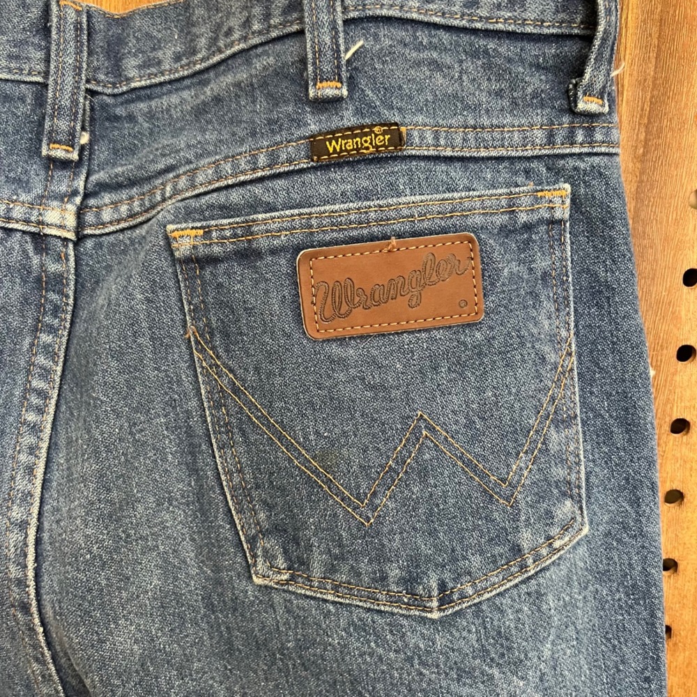 Wrangler 935NAV Jeans Size 34x33 Made in Mexico Preowned Image 1 True Color